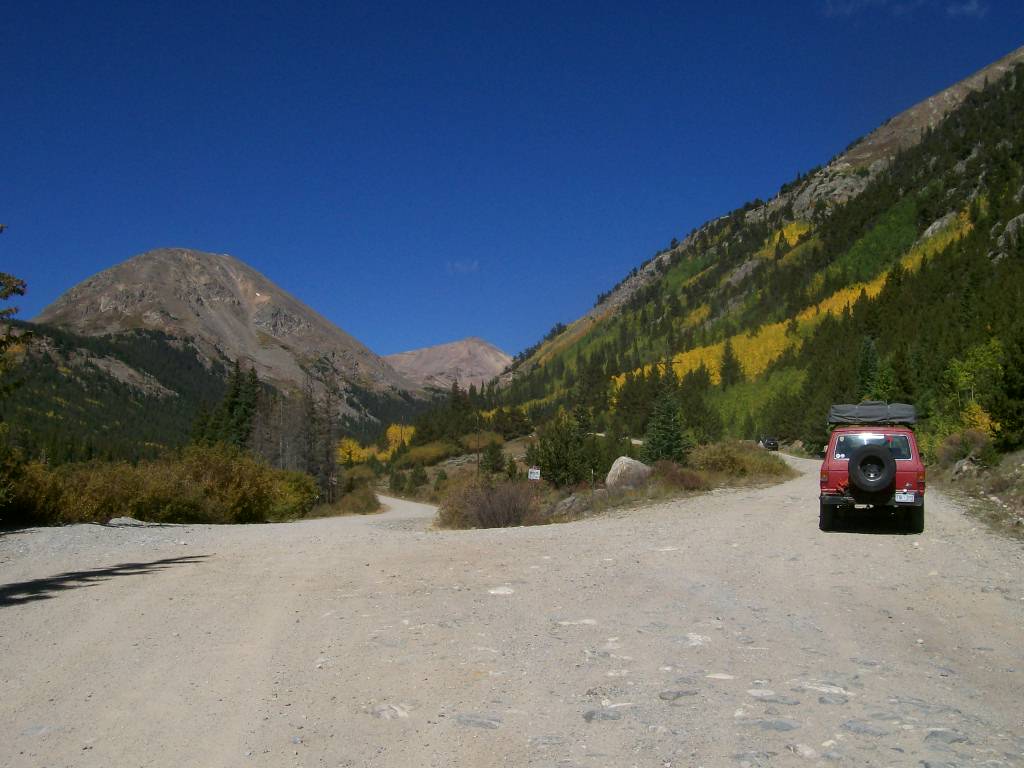 Mosquito Pass - Waypoint 2: Intersection FS Road 696