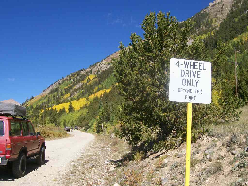 Mosquito Pass - Waypoint 2: Intersection FS Road 696