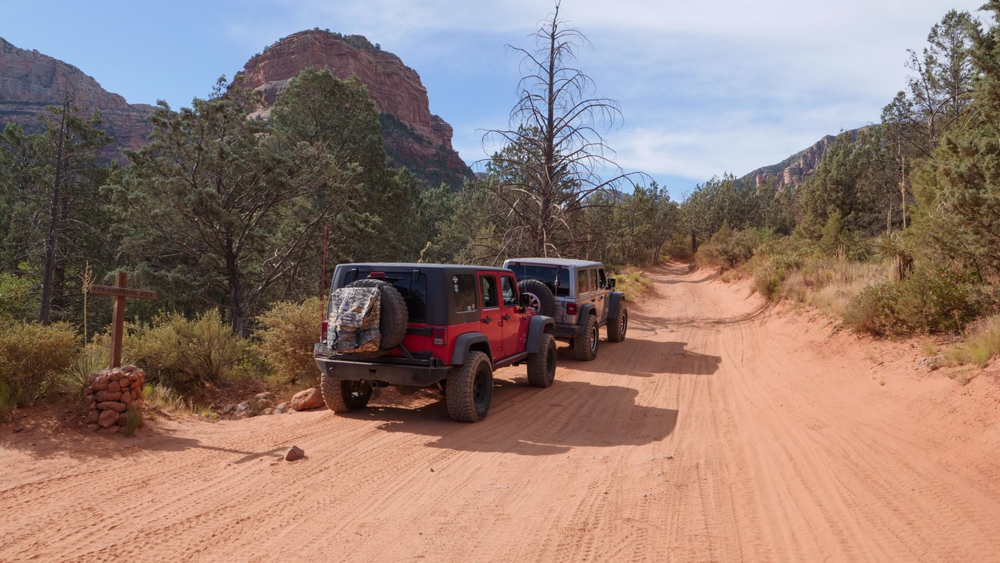 Broken Arrow - Waypoint 8: Submarine Rock Hiking Trailhead – Continue Straight