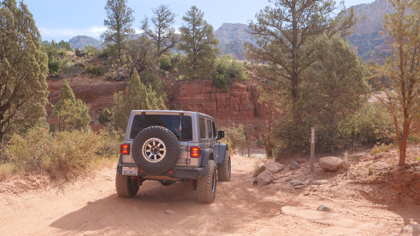 Broken Arrow - Waypoint 10: 9868 Trailhead for Submarine Rock – Turn Left