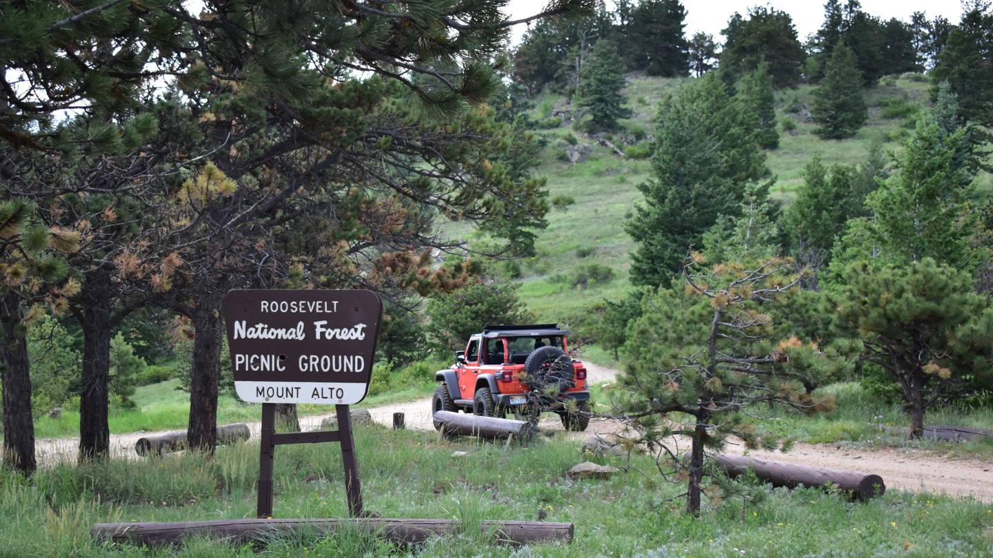 Switzerland Trail - Waypoint 6: Mount Alto Picnic Ground - Keep Left