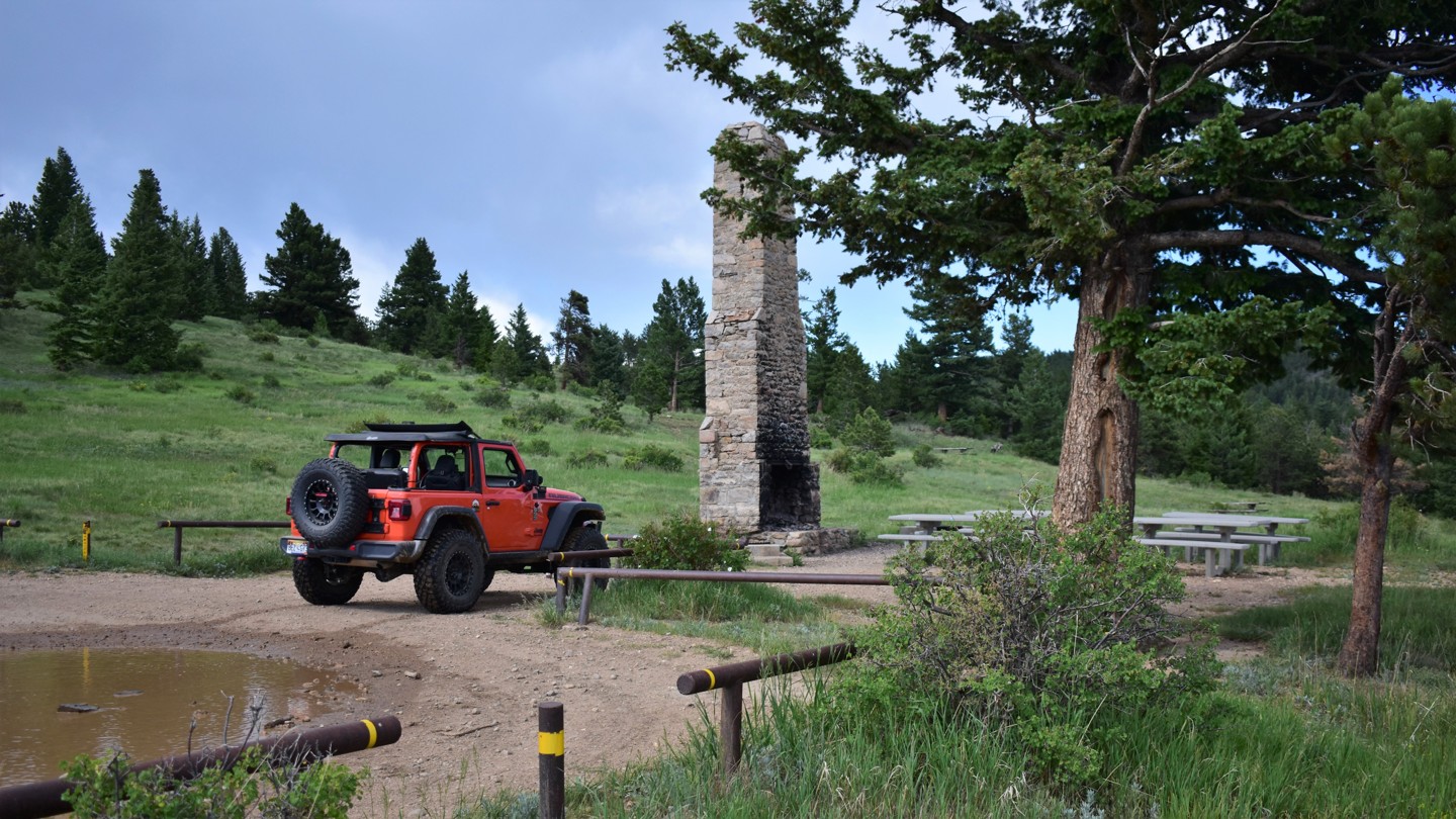 Switzerland Trail - Waypoint 6: Mount Alto Picnic Ground - Keep Left