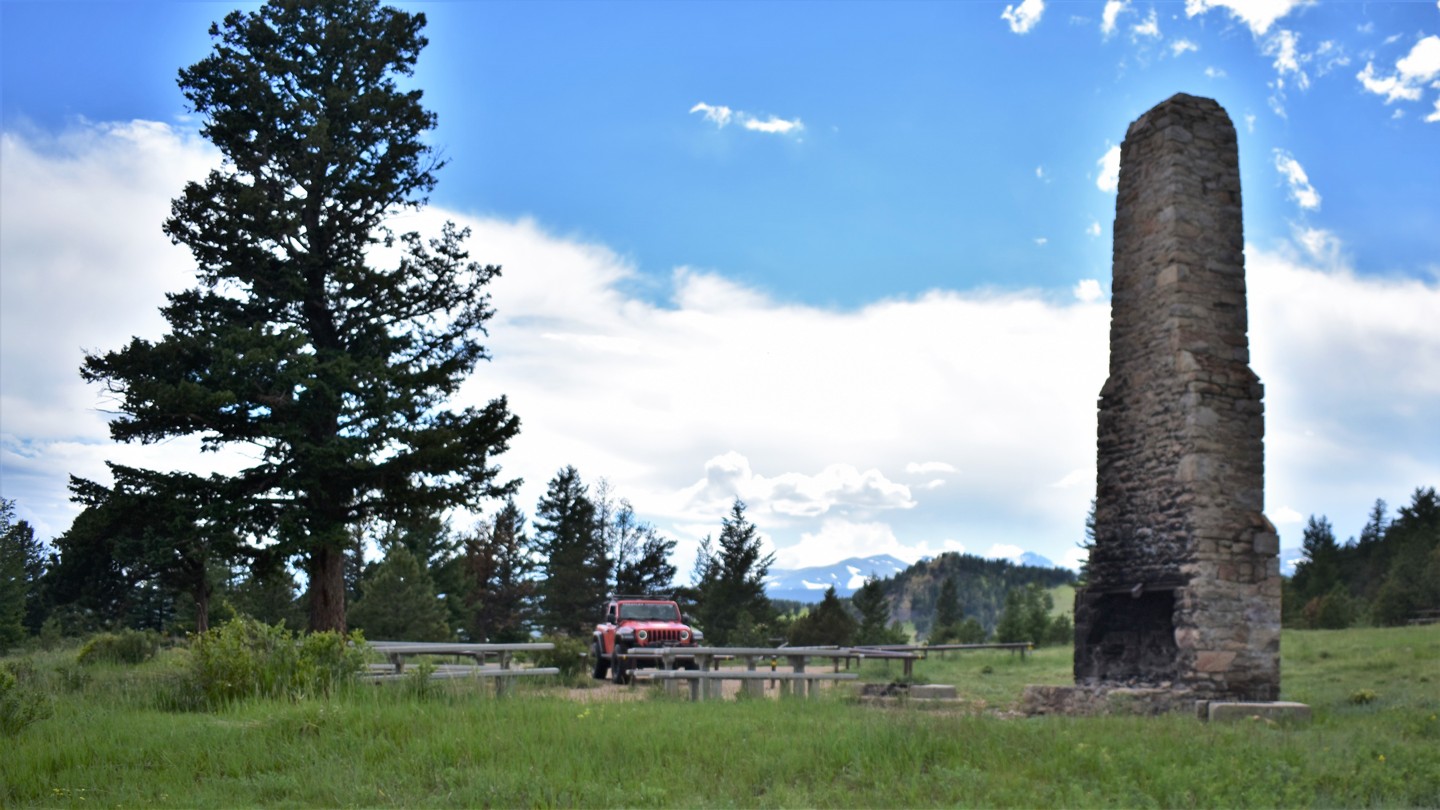 Switzerland Trail - Waypoint 6: Mount Alto Picnic Ground - Keep Left