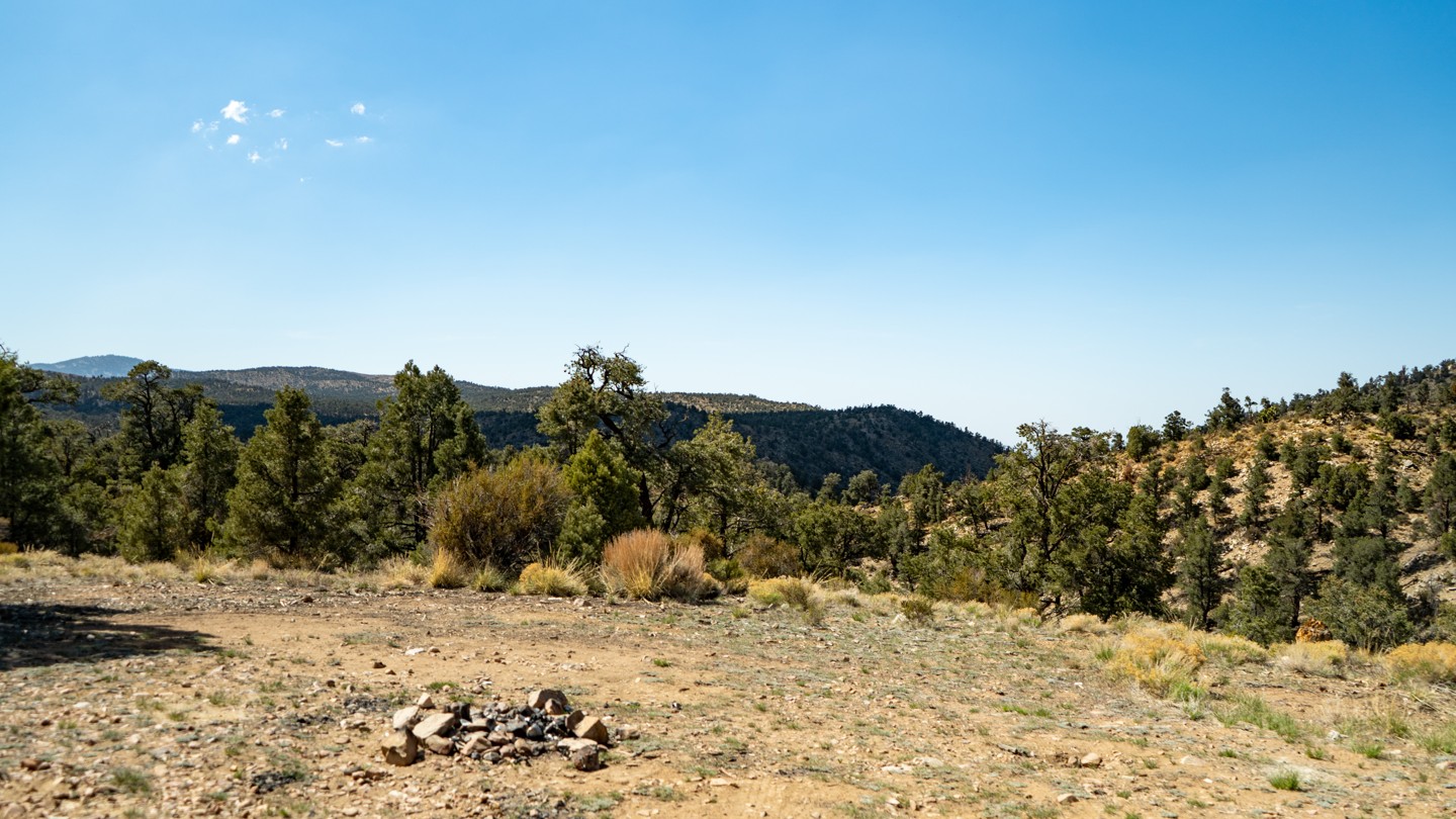 2N02 - Burns Canyon - Waypoint 26: Epic Overlook Camping Spot - Continue Straight