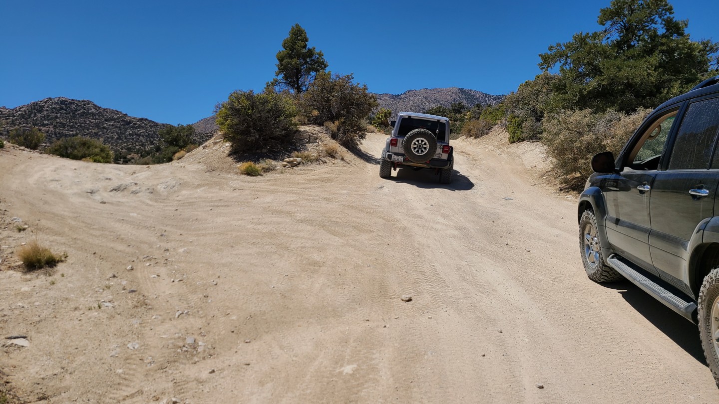 2N02 - Burns Canyon - Waypoint 8: Unnamed Trails - Stay North