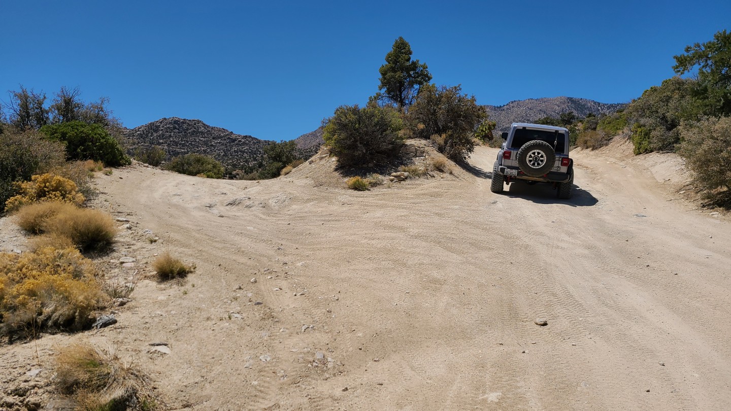 2N02 - Burns Canyon - Waypoint 8: Unnamed Trails - Stay North