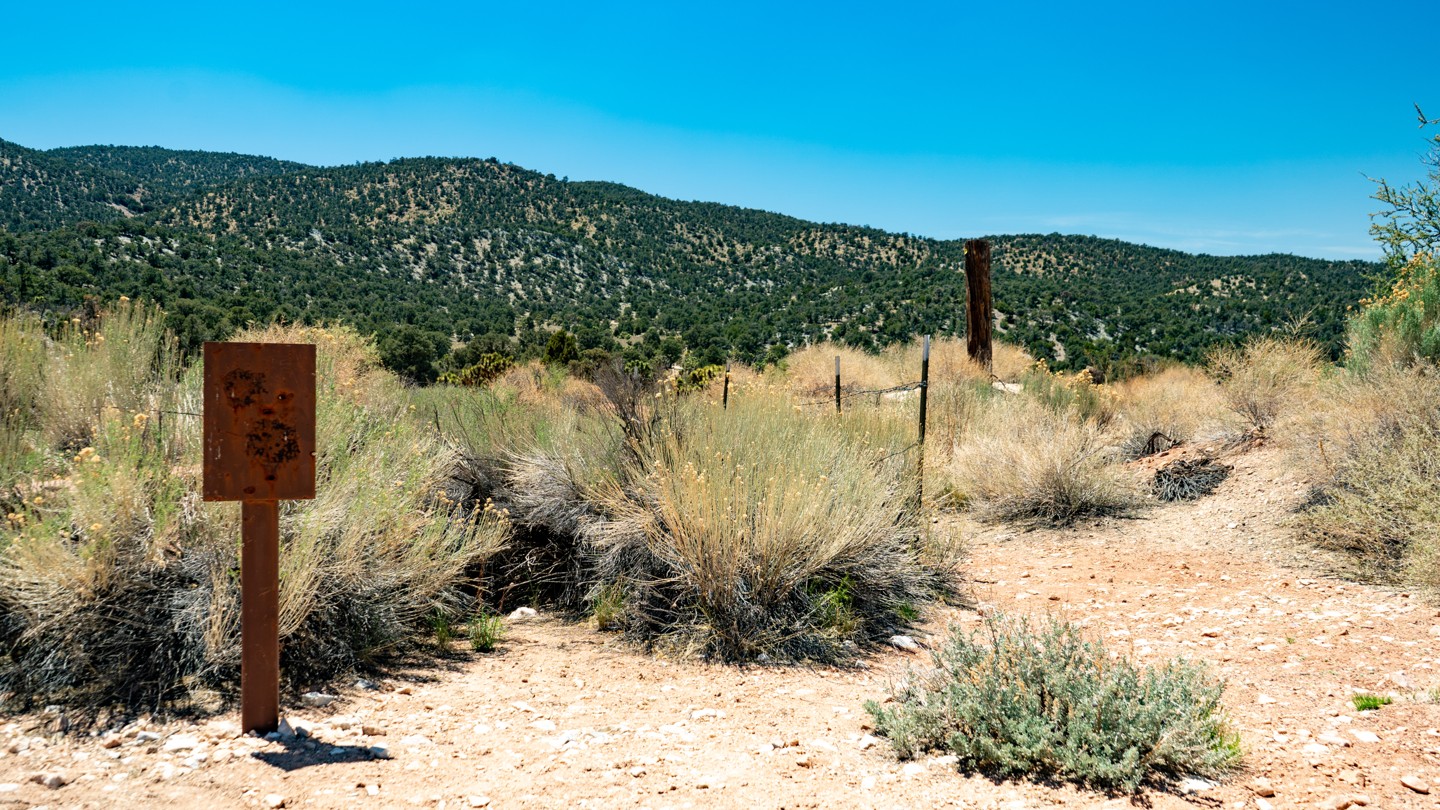 2N02 - Burns Canyon - Waypoint 18: Lone Valley Mining Area and Rose Mine - Stay Straight