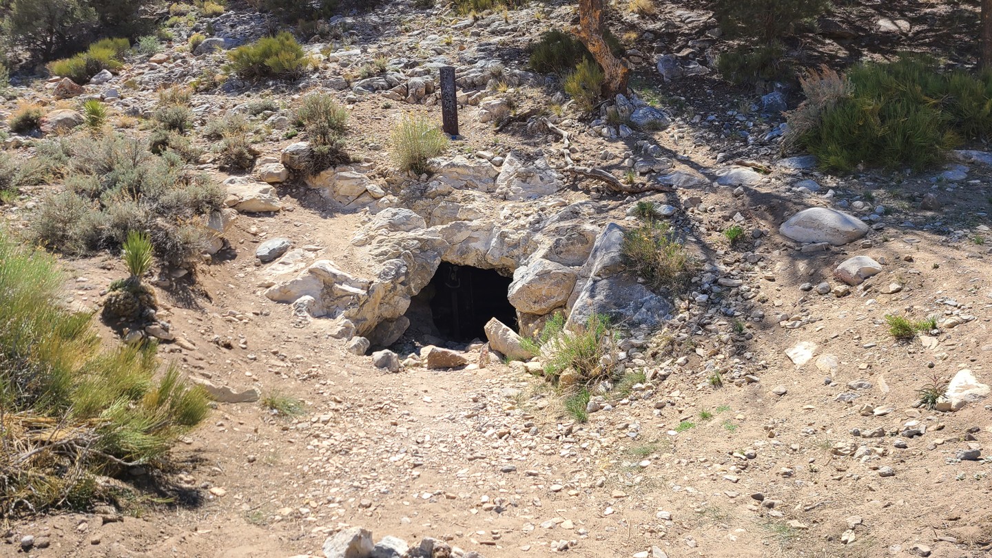 2N02 - Burns Canyon - Waypoint 20: Mine Tunnel - Stay North