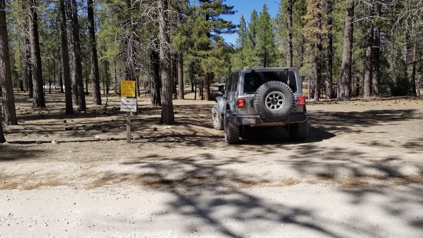 3N16 - Holcomb Valley - Waypoint 24: Holcomb Valley Day Use Area - Continue Straight