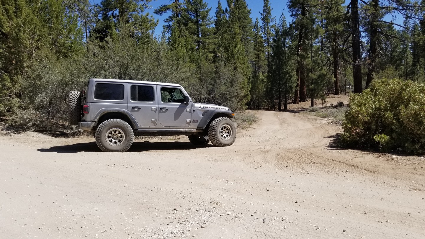 3N16 - Holcomb Valley - Waypoint 19: Holcomb Valley Dispersed Camping Area - Continue Straight