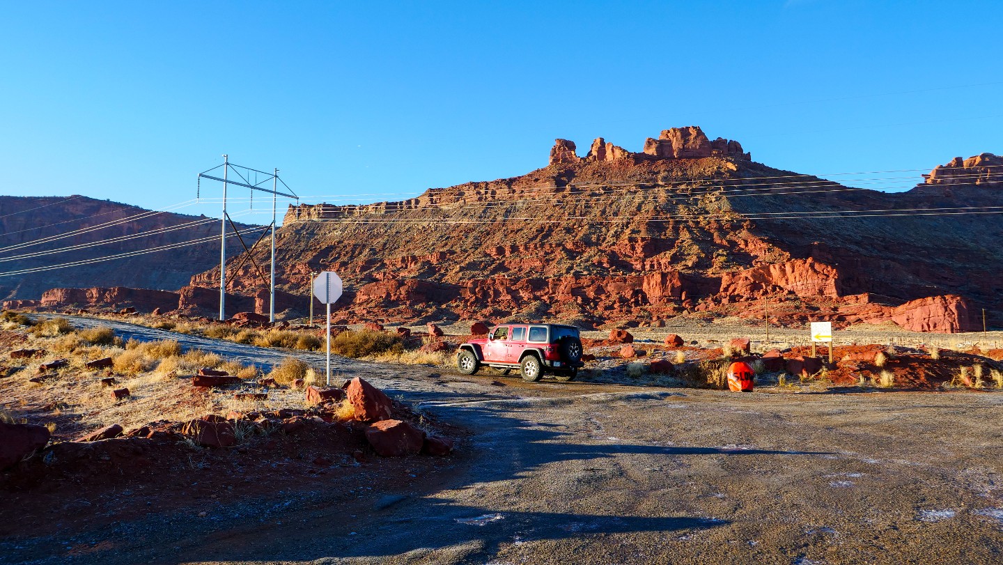 Gemini Bridges - Waypoint 1: Gemini Bridges Trailhead at Highway 191