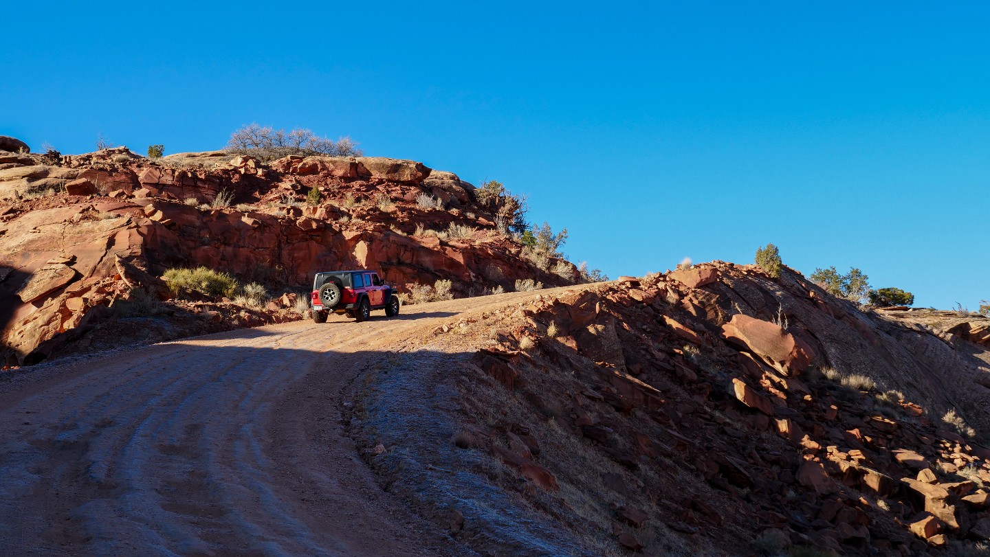 Gemini Bridges - Waypoint 8: Gold Bar Rim Trailhead - Veer North Uphill