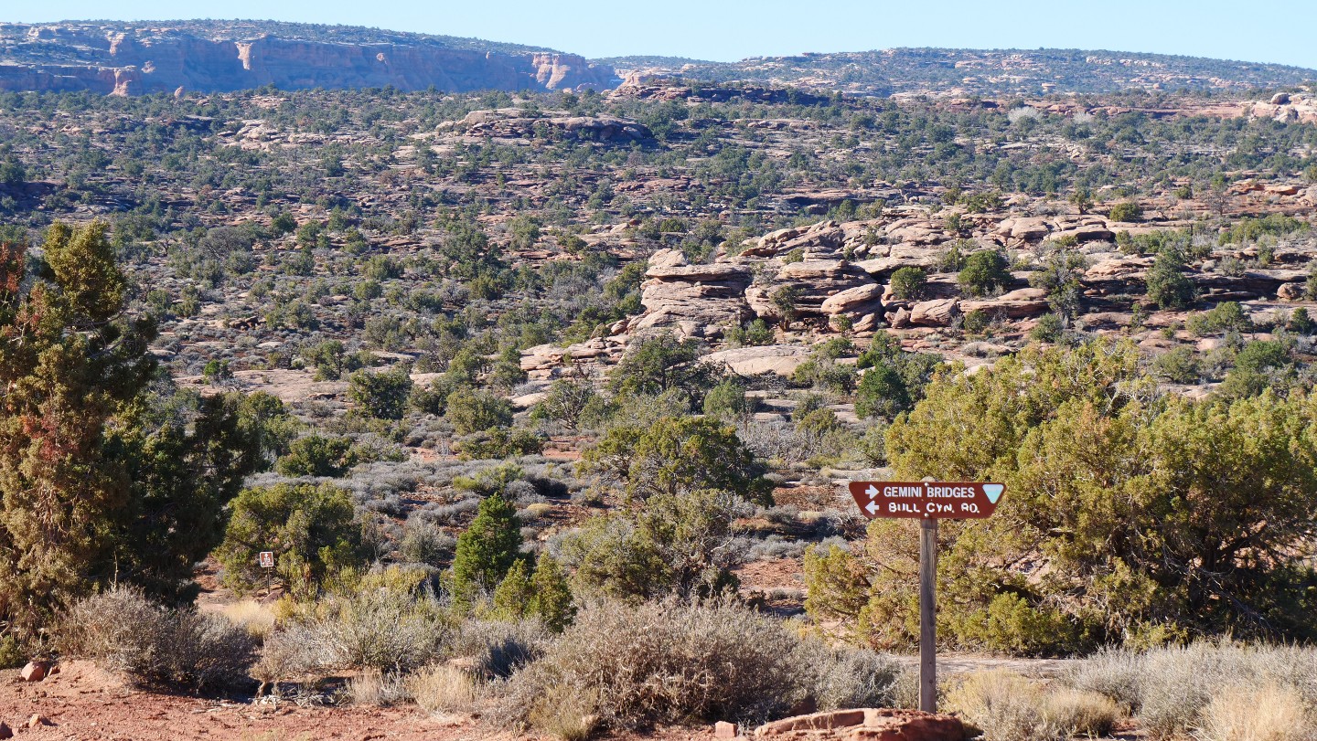 Gemini Bridges - Waypoint 10: Bull Canyon Trailhead - Veer North