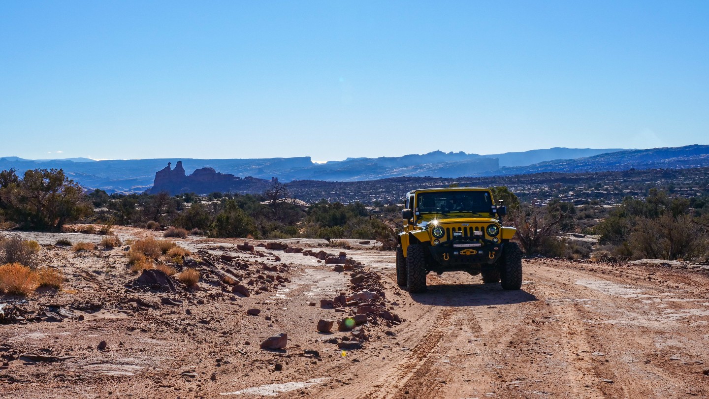 Gemini Bridges - Waypoint 11: D1900 Trailhead - Continue Straight