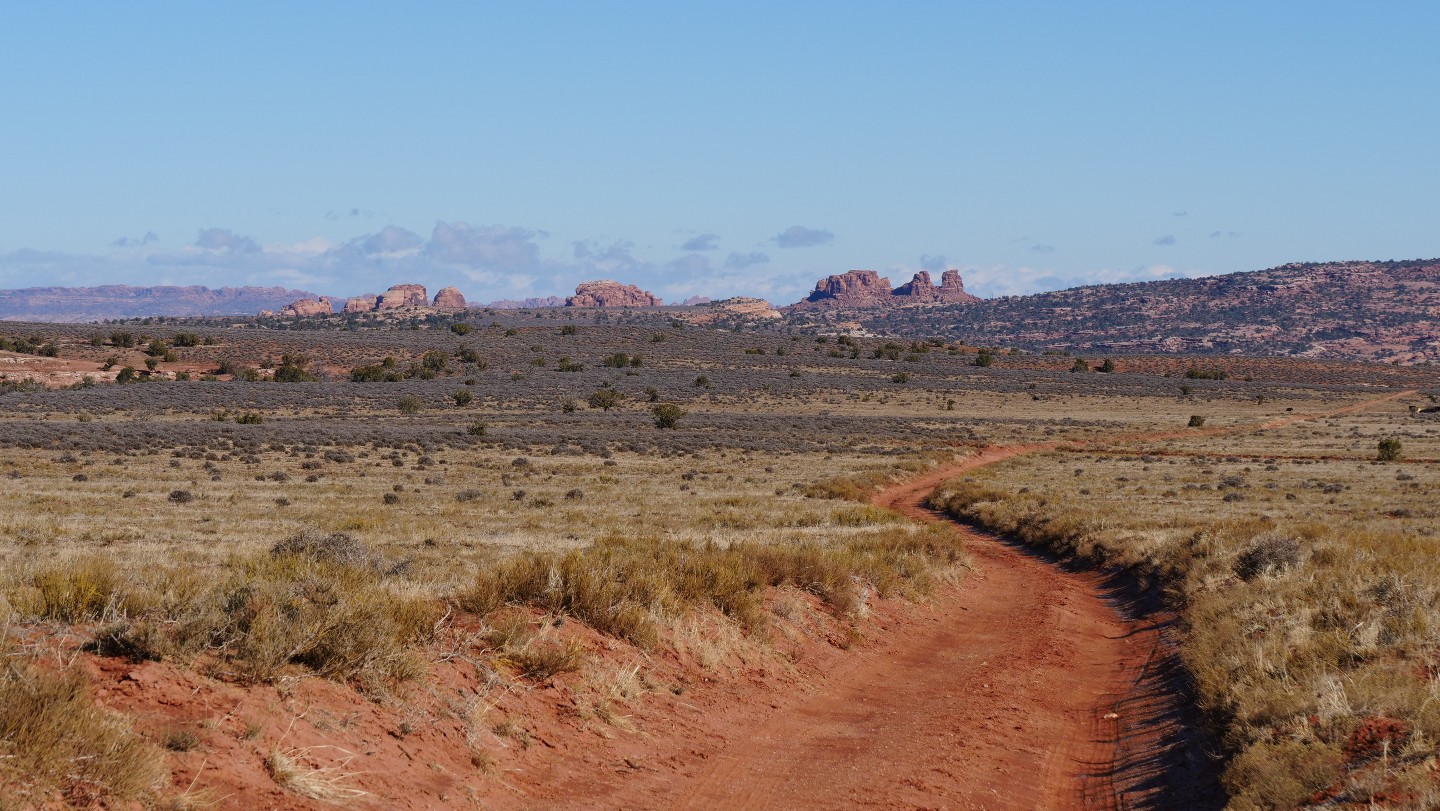 Gemini Bridges - Waypoint 21: Arths Pasture Road Trailhead - Continue Straight