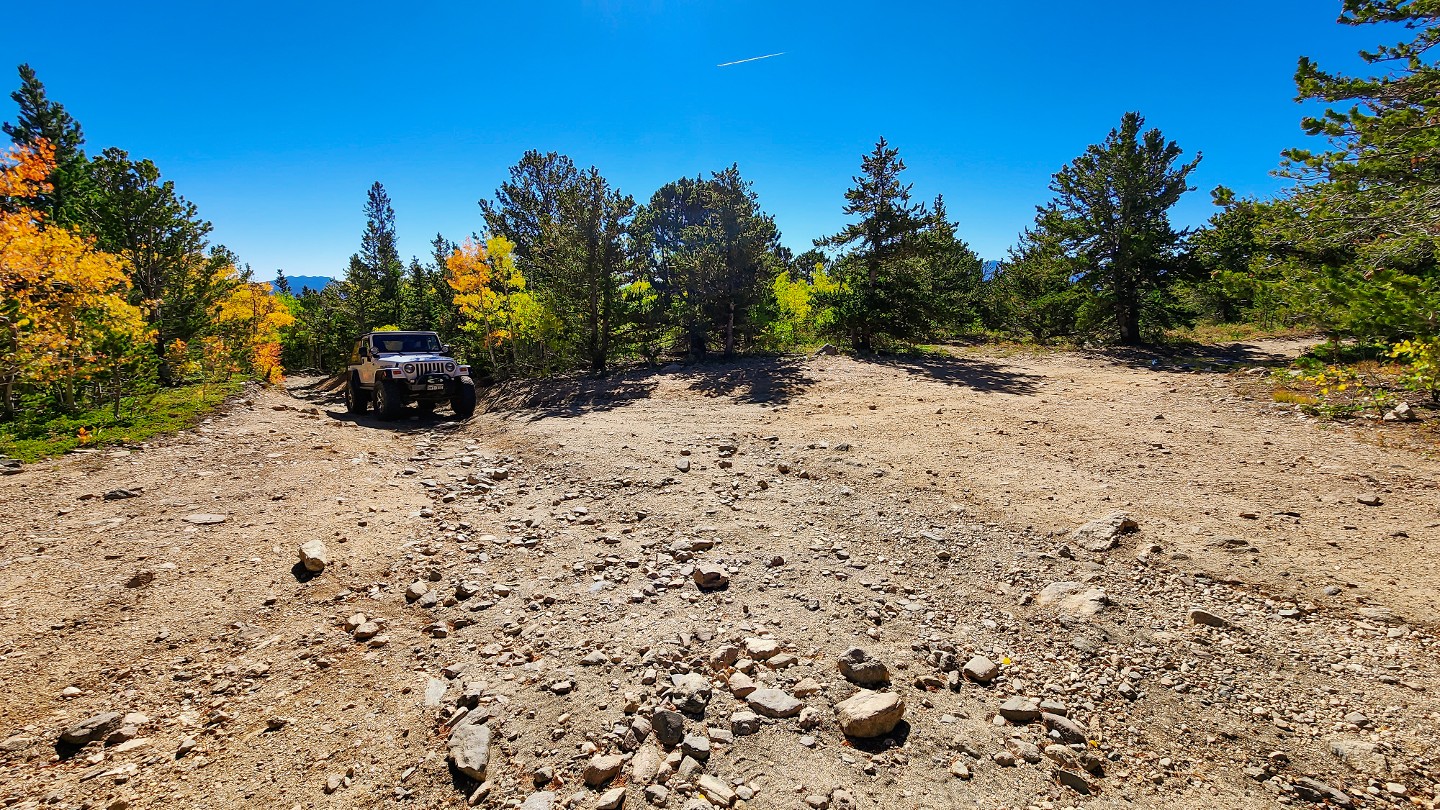 Yankee Hill Road - Waypoint 7: Y Intersection - Stay Right