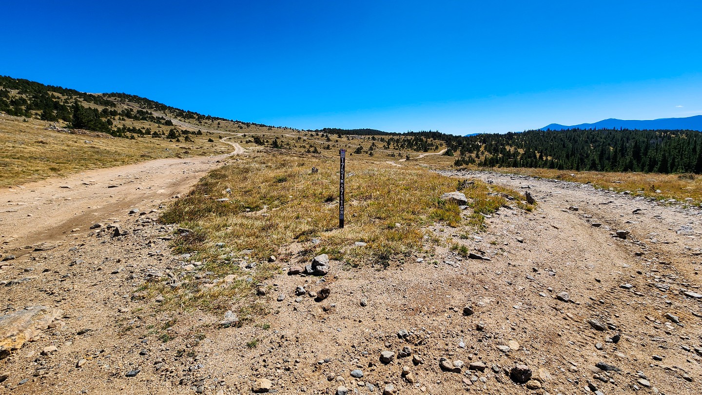 Yankee Hill Road - Waypoint 18: Glacier View - Stay Right