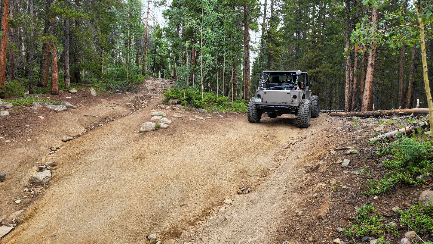 Bill Moore Lake - Waypoint 6: Trail Split - Stay Right