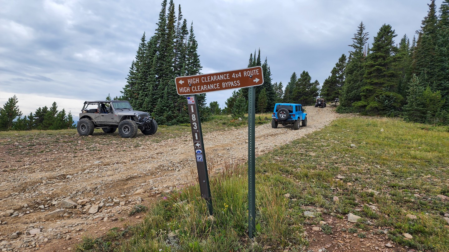 Bill Moore Lake - Waypoint 11: 183.1A - Stay Left