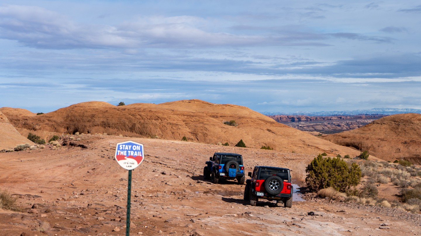 Hell's Revenge - Waypoint 6: Lions Back Viewpoint and Stolen Dinosaur Tracks