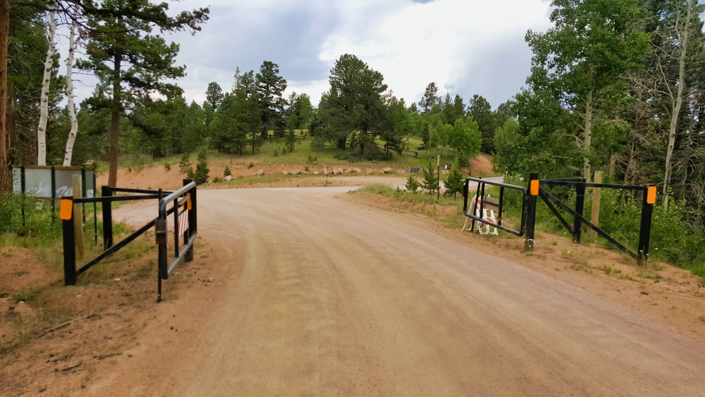 Rampart Range Road - Waypoint 7: Lake Circle Drive (Rampart Reservior)