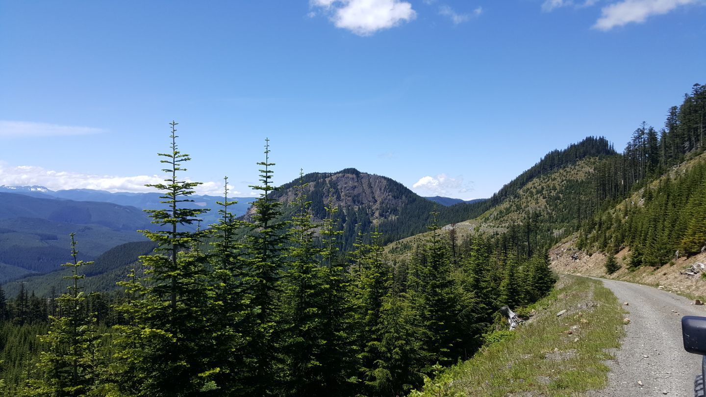 NF-7030 to Stampede Pass - Waypoint 7: Intersection with unknown Road