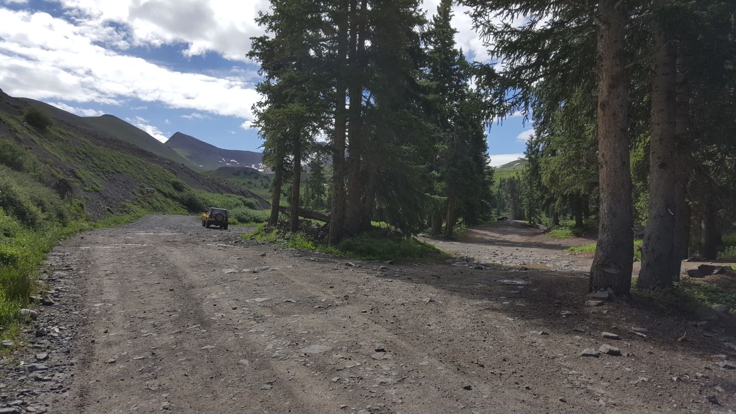 Engineer Pass - Waypoint 10: Canaries Scenic Overlook & Bathroom