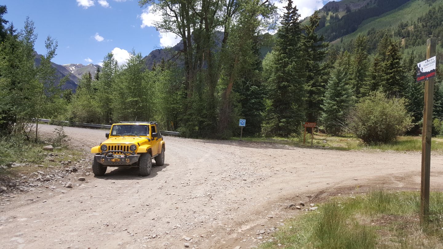 Engineer Pass - Waypoint 28: Intersection with North Henson Creek (CR 24)