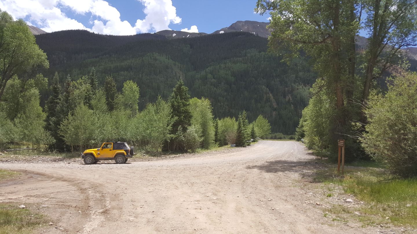 Engineer Pass - Waypoint 28: Intersection with North Henson Creek (CR 24)