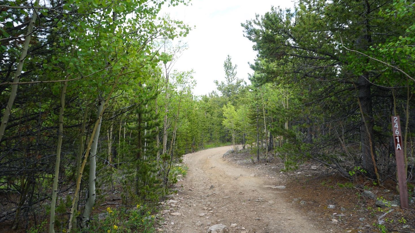 Devil's Canyon - Waypoint 8: Go Right - Spur to Left Deadends Shortly at Camping